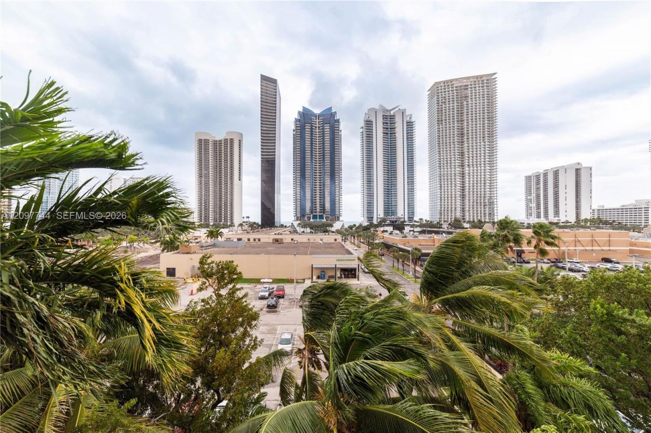 17145 N Bay Rd , Unit 4607, Sunny Isles Beach, FL 33160 Photo