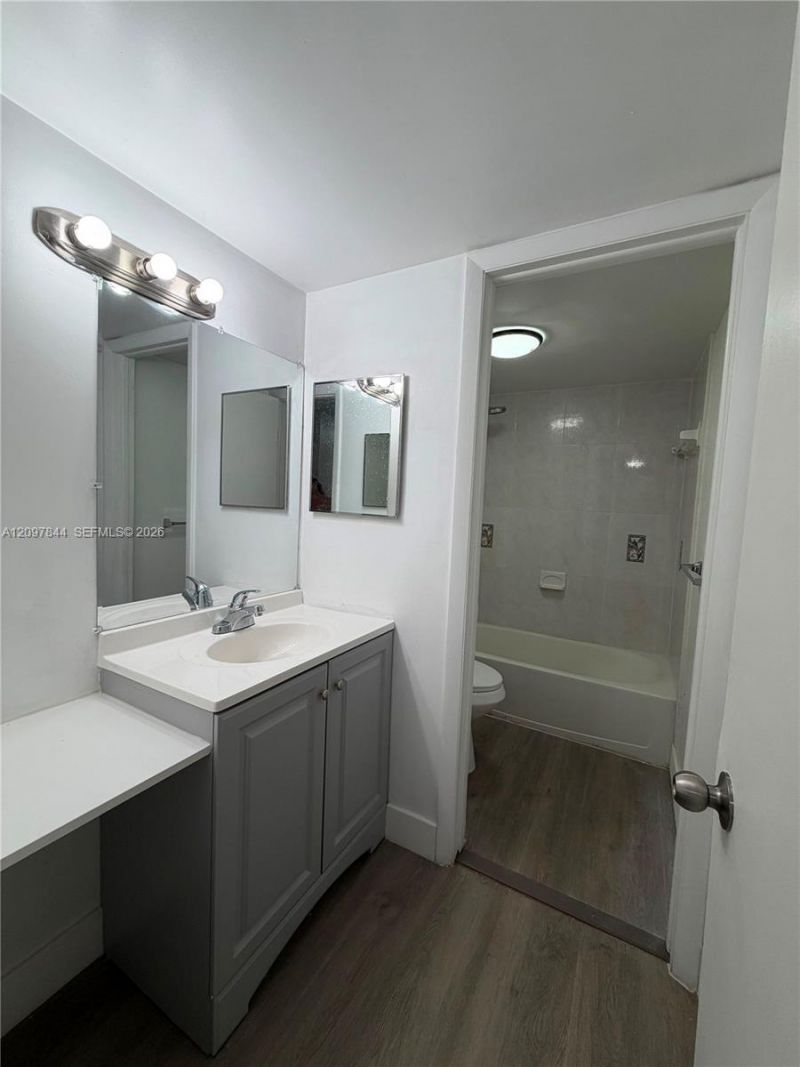 3390 Foxcroft Rd , Unit C107, Miramar, FL 33025 Photo