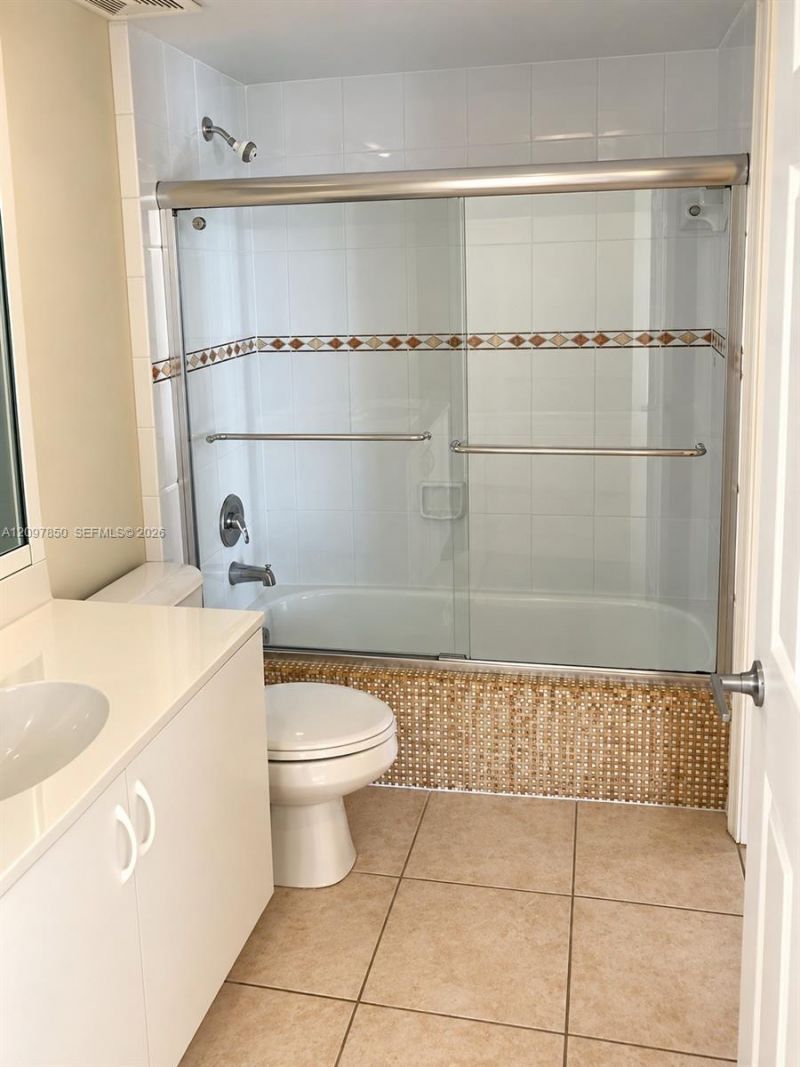2475 NW 16th St Rd , Unit 513, Miami, FL 33125 Photo