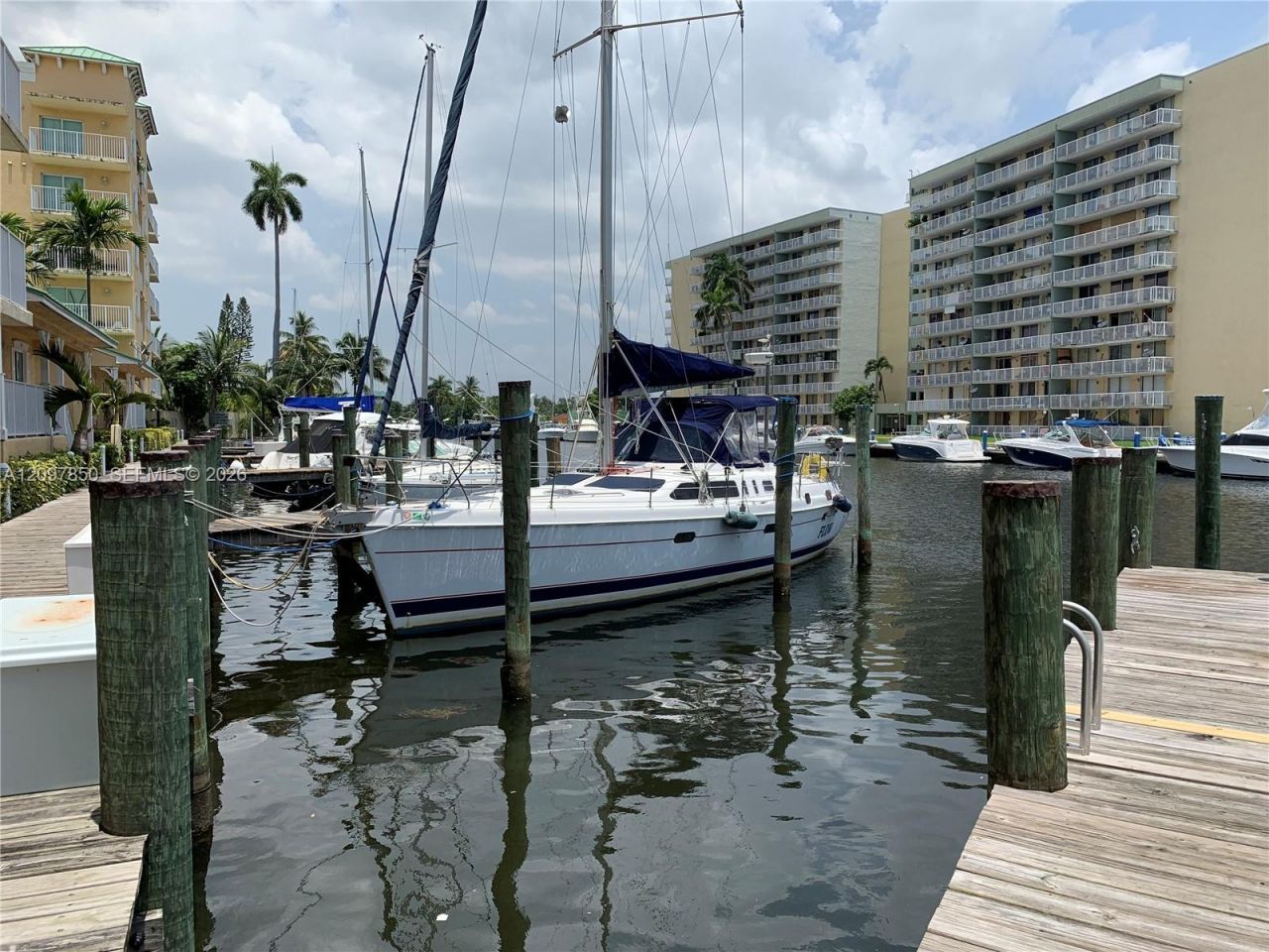 2475 NW 16th St Rd , Unit 513, Miami, FL 33125 Photo