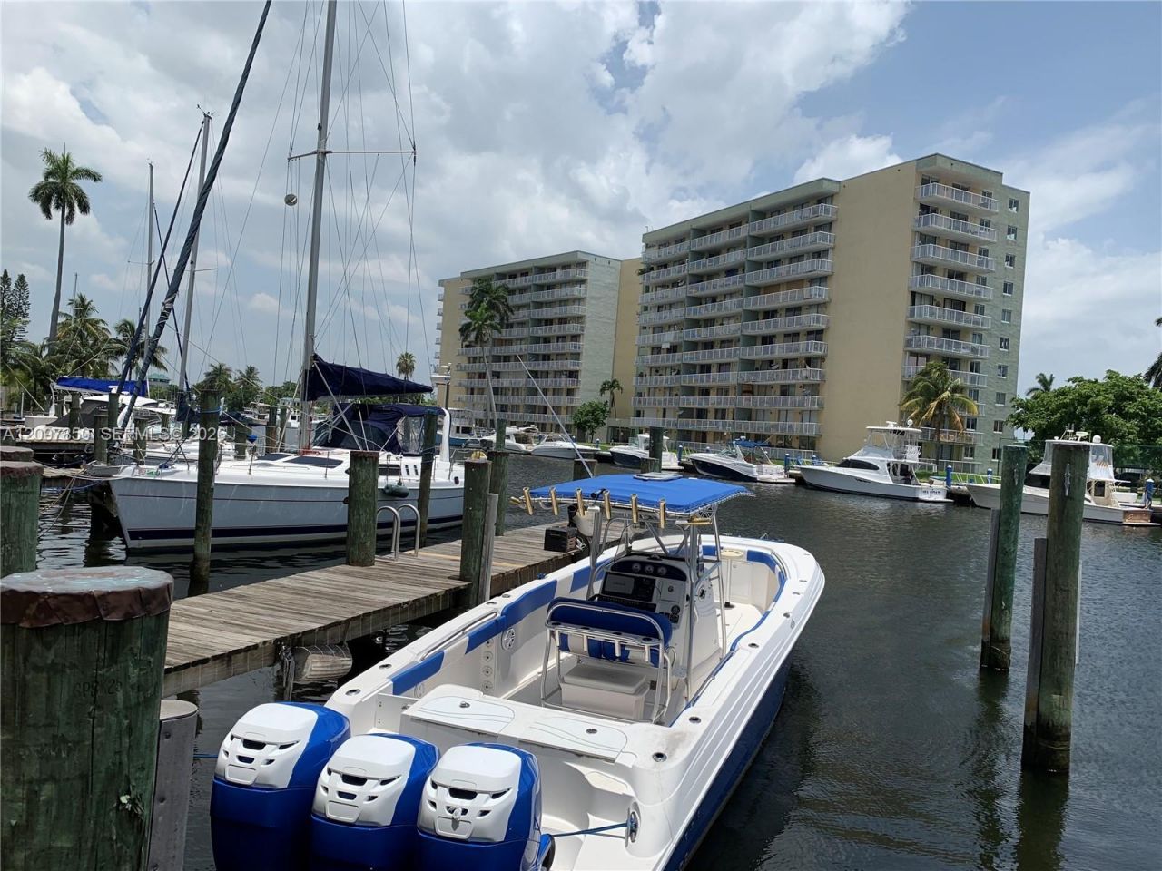 2475 NW 16th St Rd , Unit 513, Miami, FL 33125 Photo