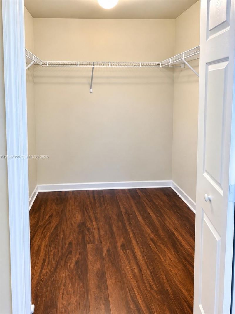 2475 NW 16th St Rd , Unit 513, Miami, FL 33125 Photo