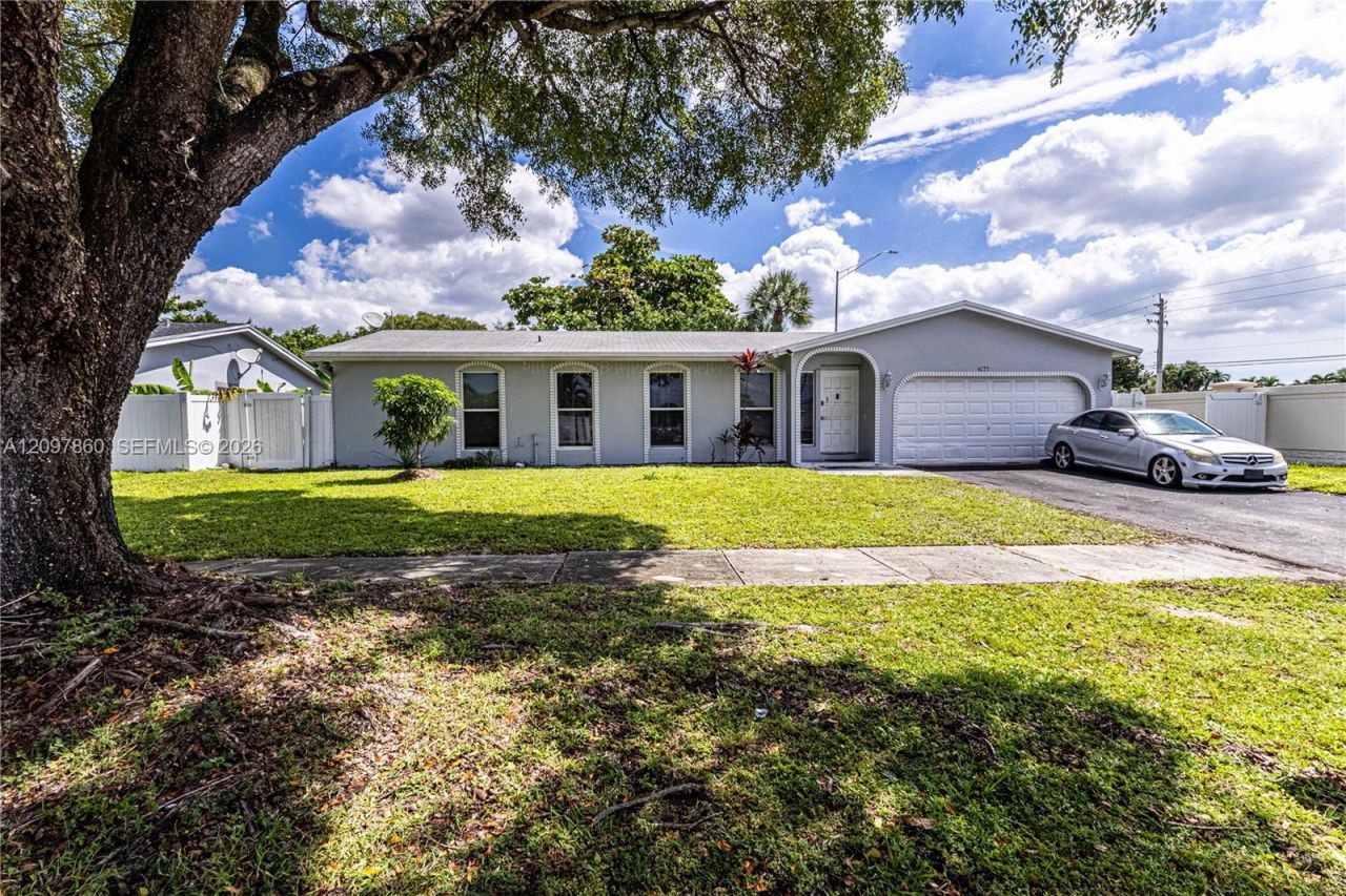 5600 NW 57th Way , Tamarac, FL 33319 Photo