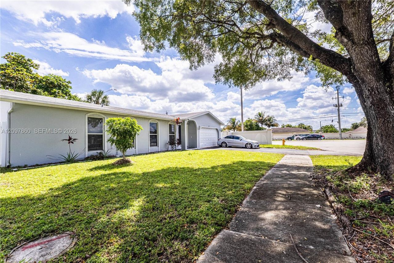 5600 NW 57th Way , Tamarac, FL 33319 Photo