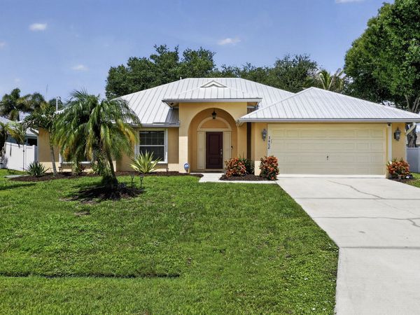 3408 SW Funtuna Street, Port St. Lucie, FL 34953