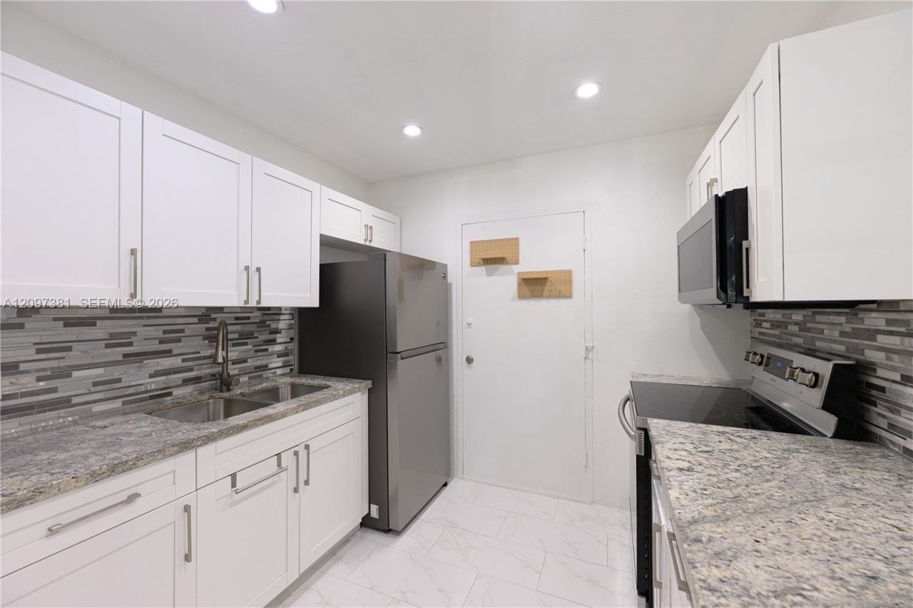 15888 SW 95th Ave , Unit 218, Miami, FL 33157 Photo