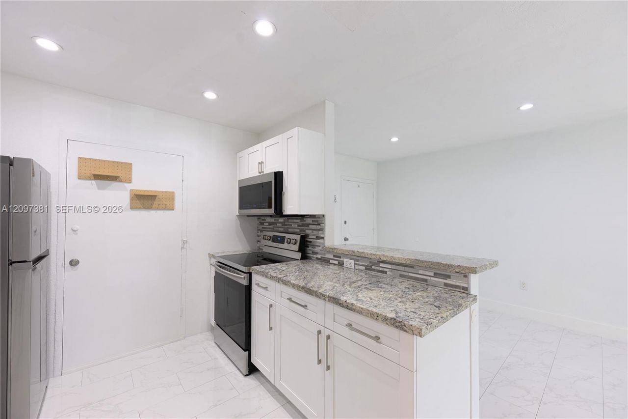 15888 SW 95th Ave , Unit 218, Miami, FL 33157 Photo