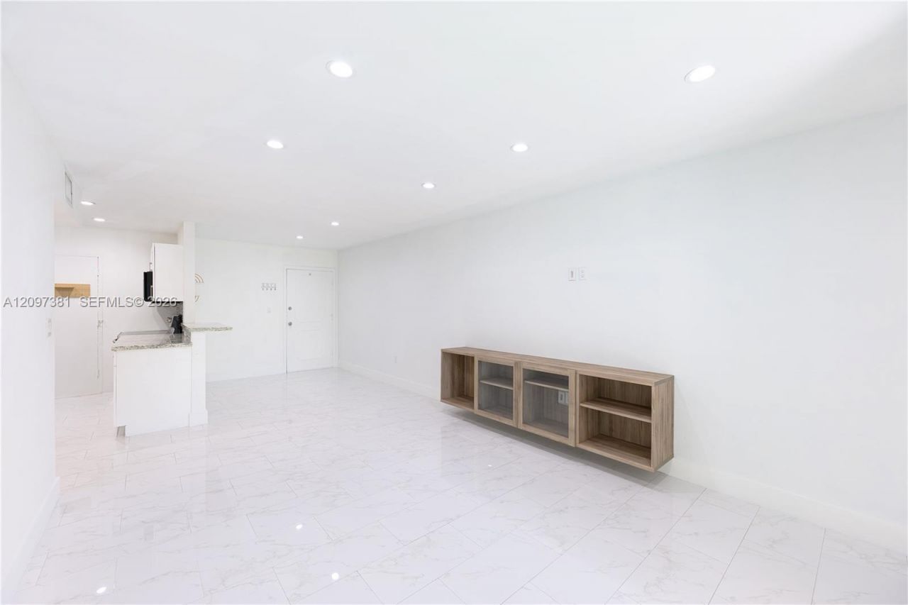 15888 SW 95th Ave , Unit 218, Miami, FL 33157 Photo