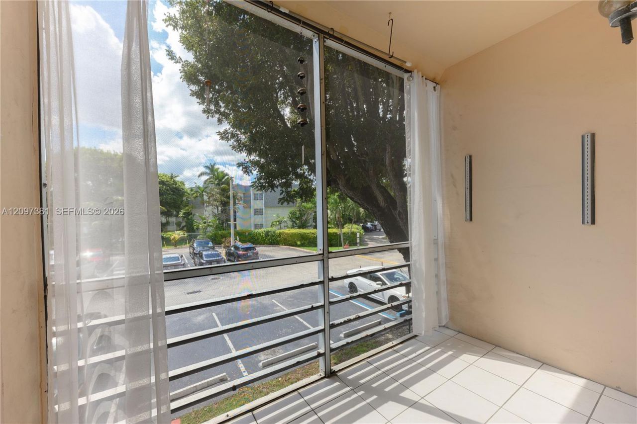 15888 SW 95th Ave , Unit 218, Miami, FL 33157 Photo