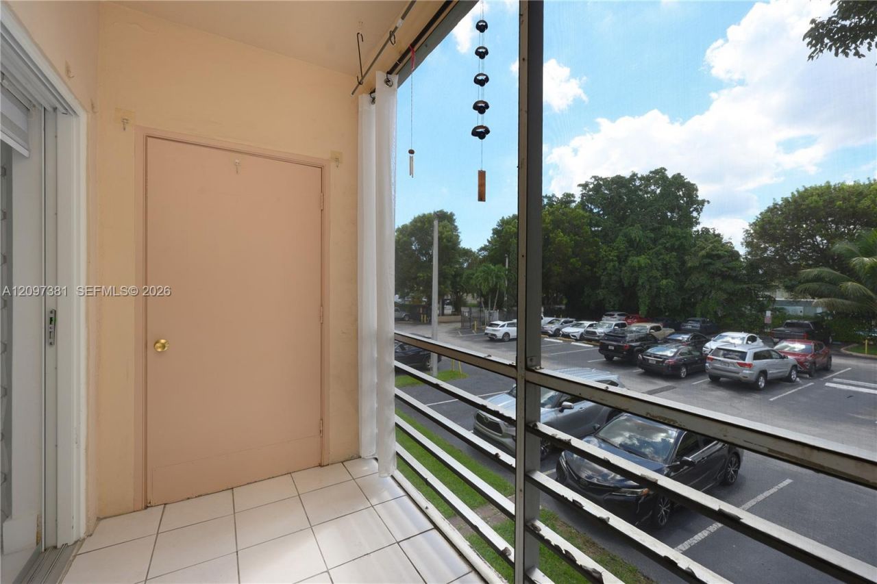 15888 SW 95th Ave , Unit 218, Miami, FL 33157 Photo