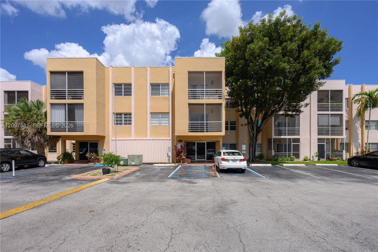 15888 SW 95th Ave , Unit 218, Miami, FL 33157 Photo