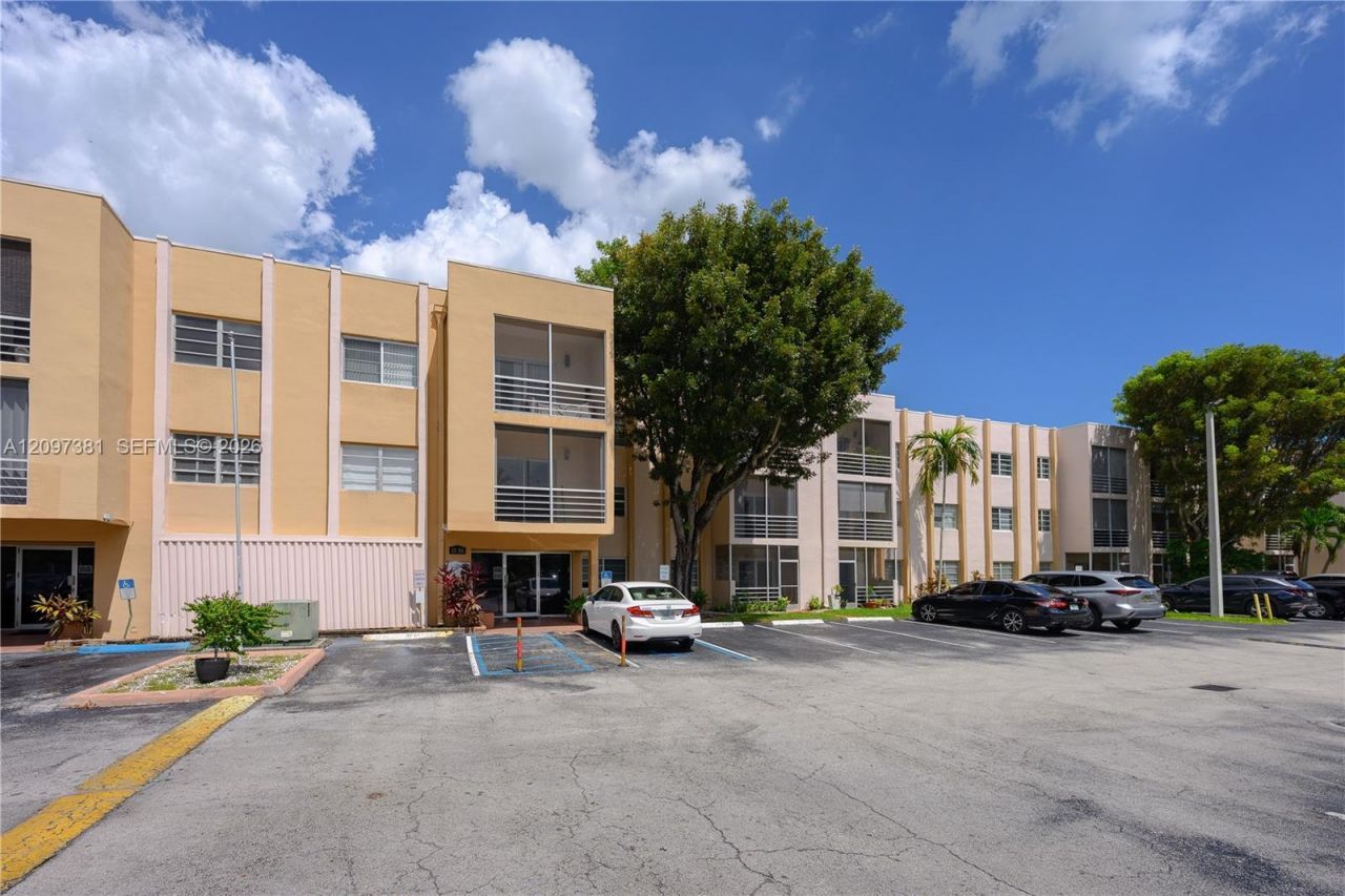 15888 SW 95th Ave , Unit 218, Miami, FL 33157 Photo