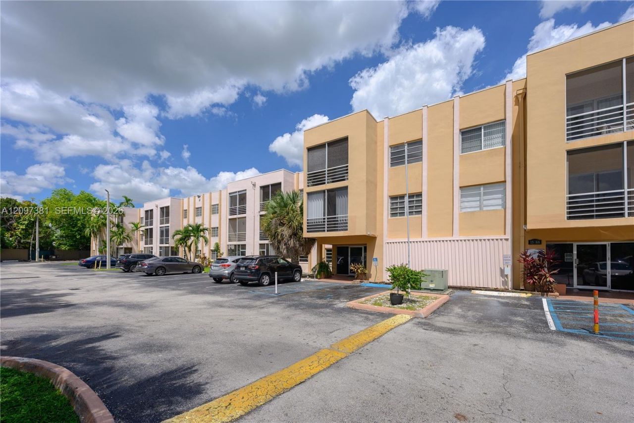 15888 SW 95th Ave , Unit 218, Miami, FL 33157 Photo