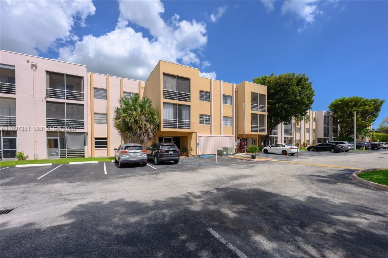 15888 SW 95th Ave , Unit 218, Miami, FL 33157 Photo