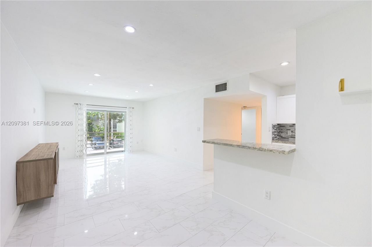 15888 SW 95th Ave , Unit 218, Miami, FL 33157 Photo