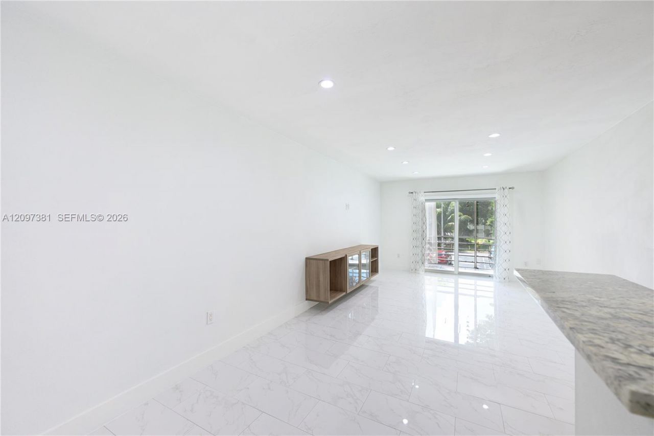 15888 SW 95th Ave , Unit 218, Miami, FL 33157 Photo