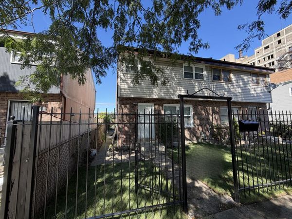 4026 W Washington Boulevard , Chicago, IL 60624