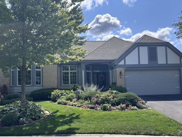 8 Canterbury Court, Lake In The Hills, IL 60156