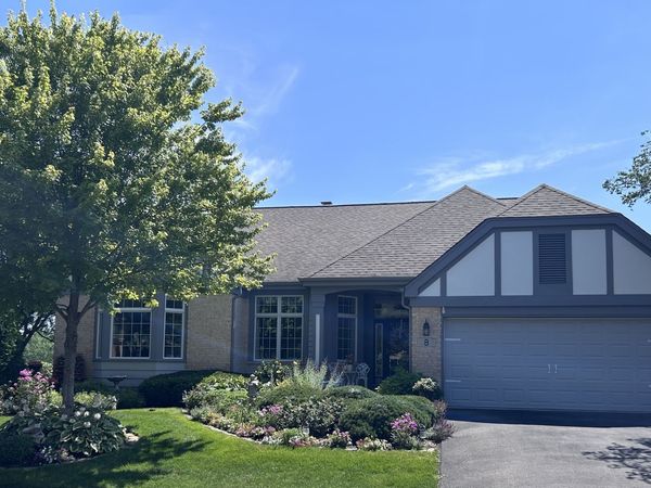 8 Canterbury Court , Lake In The Hills, IL 60156