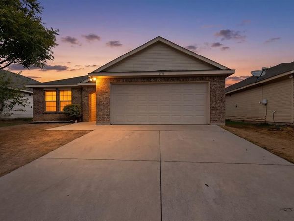 2939 Saint Bernard Drive, Dallas, TX 75233