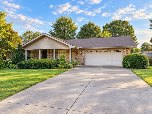 1718 Honeysuckle, Mountain Home, AR 72653