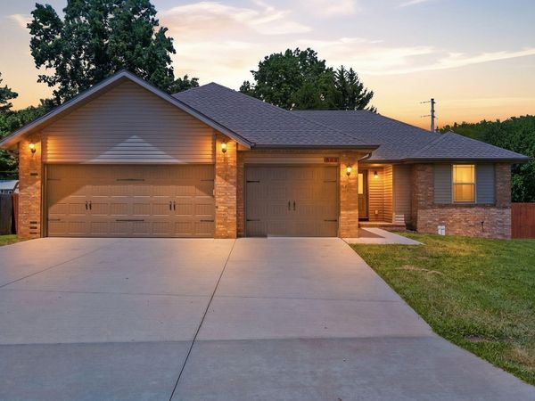 505 S Forest Lane , Republic, MO 65738