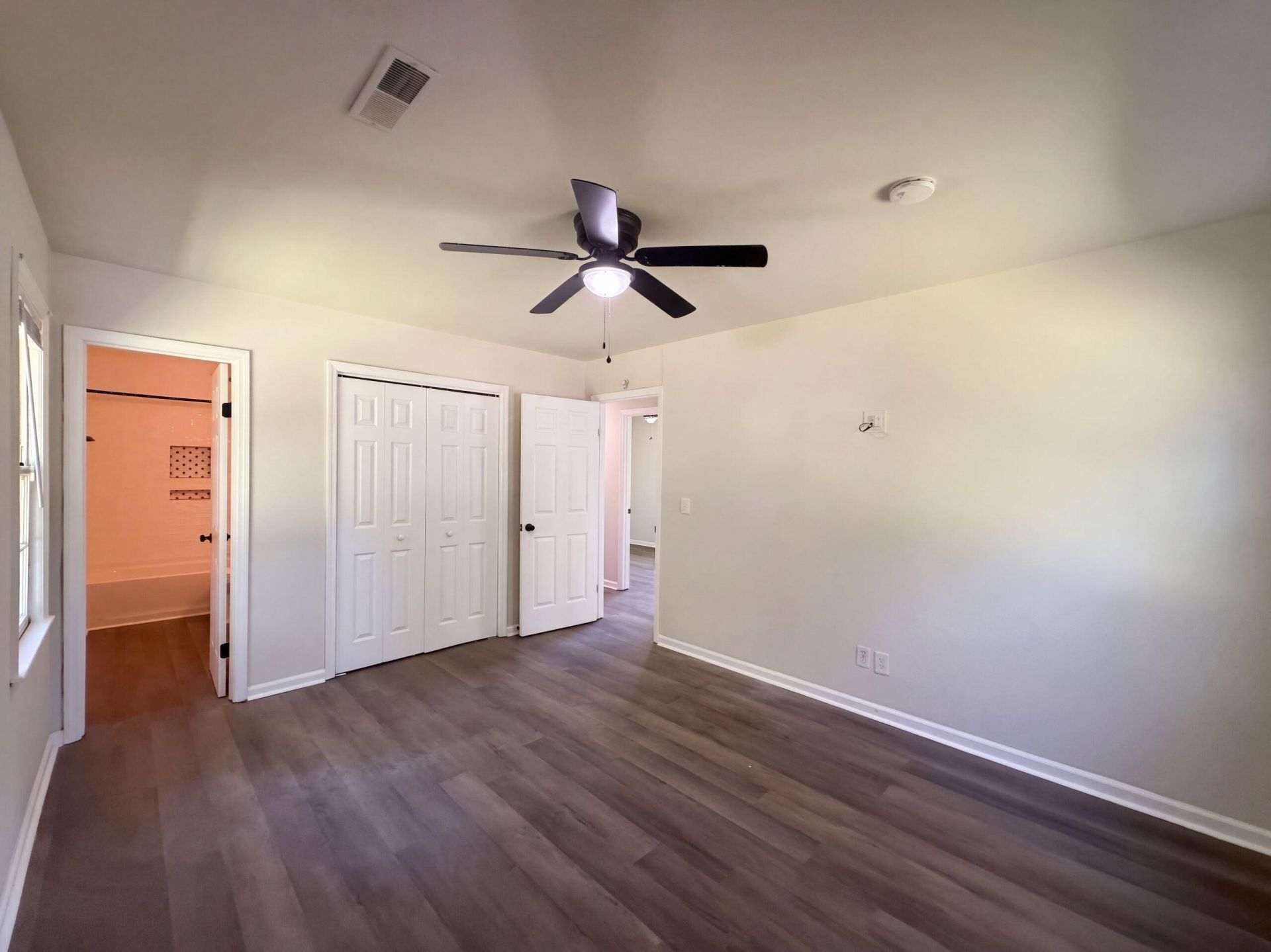 143 Dorchester Manor Boulevard Photo 4