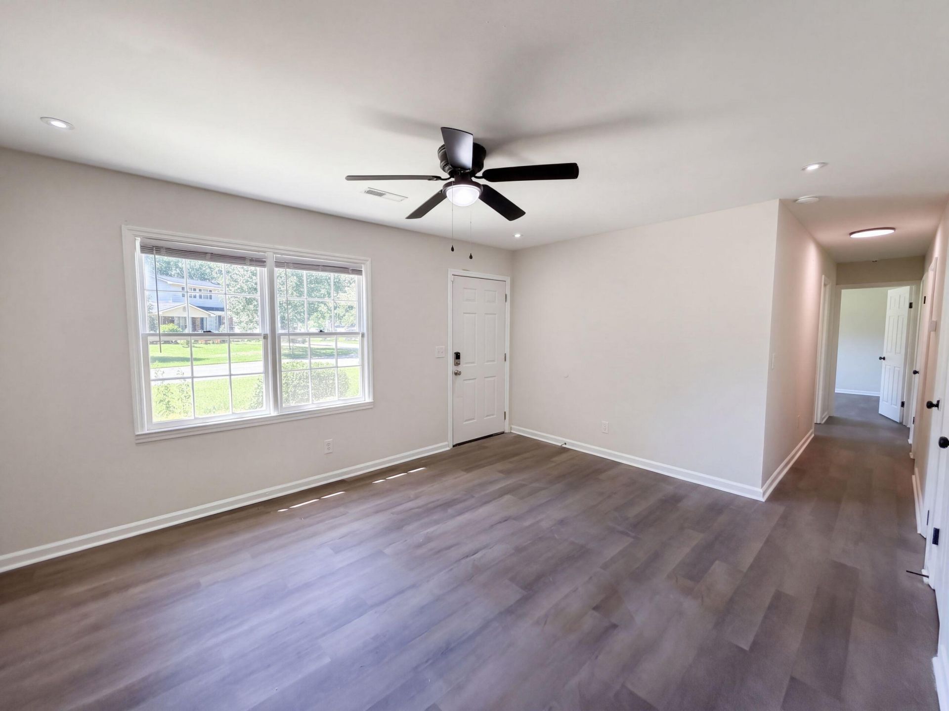 143 Dorchester Manor Boulevard Photo 6
