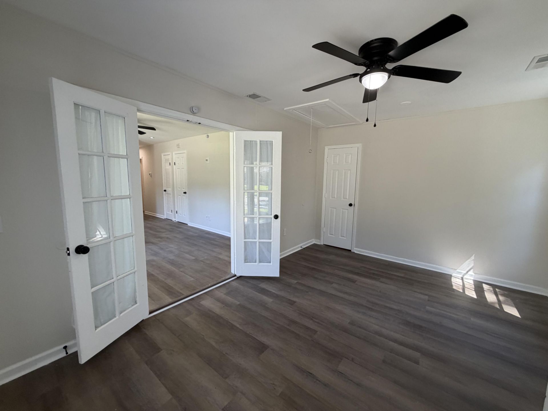 143 Dorchester Manor Boulevard Photo 8