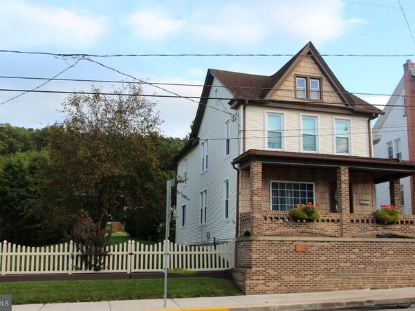 1009 E GRAND AVENUE, TOWER CITY, PA 17980