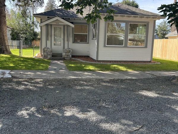 325 Nebraska St, Gooding, ID 83330