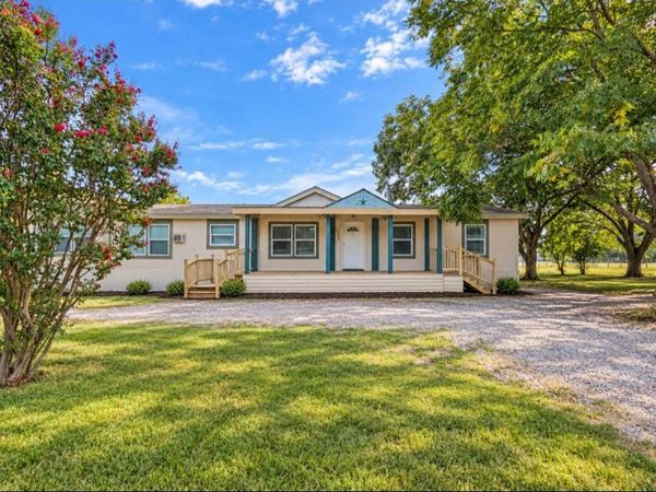 105 E Laura Avenue, Quinlan, TX 75474