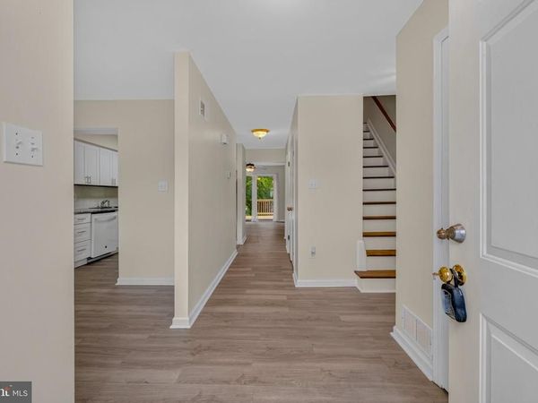65 W CHESTNUT STREET , MACUNGIE, PA 18062