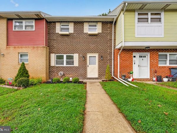 65 W CHESTNUT STREET, MACUNGIE, PA 18062