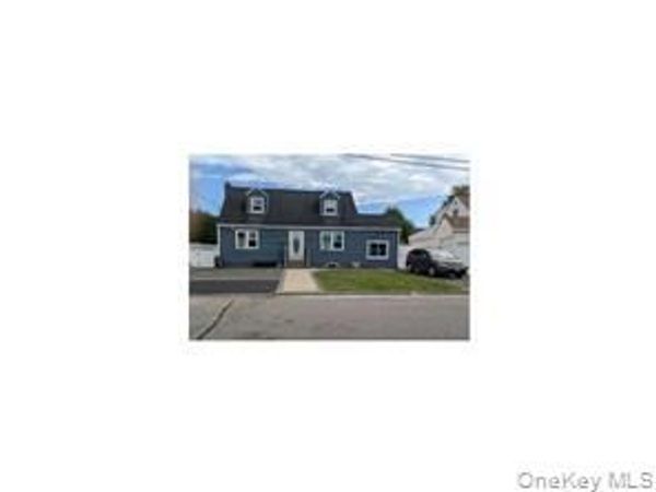 1233 12 Street , West Babylon, NY 11704
