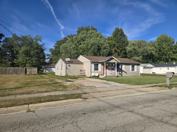 720 Airport Road, Mt Vernon, IL 62864