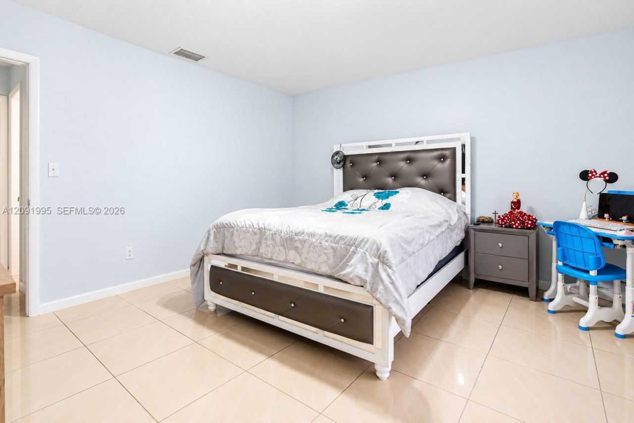 7000 W 15th Ct , Hialeah, FL 33014 Photo