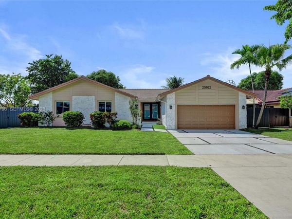 20102 NW 62nd Ave , Hialeah, FL 33015