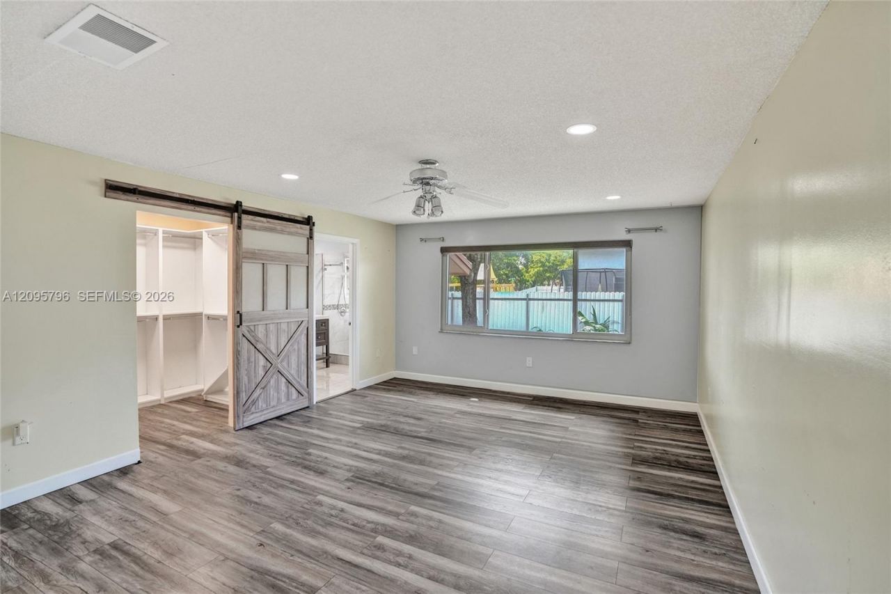 20102 NW 62nd Ave, Hialeah, FL 33015 Photo