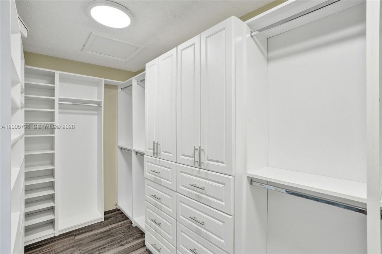 20102 NW 62nd Ave, Hialeah, FL 33015 Photo