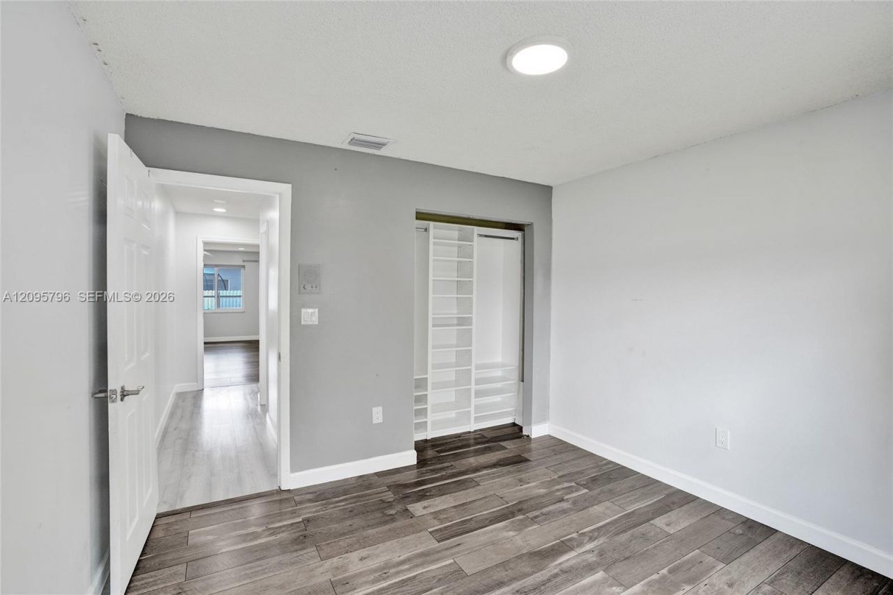 20102 NW 62nd Ave, Hialeah, FL 33015 Photo