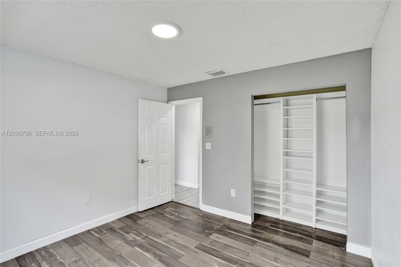 20102 NW 62nd Ave, Hialeah, FL 33015 Photo