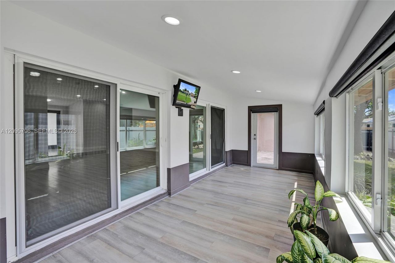 20102 NW 62nd Ave, Hialeah, FL 33015 Photo