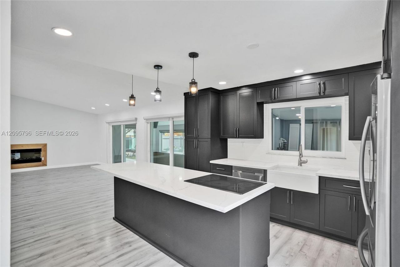 20102 NW 62nd Ave, Hialeah, FL 33015 Photo
