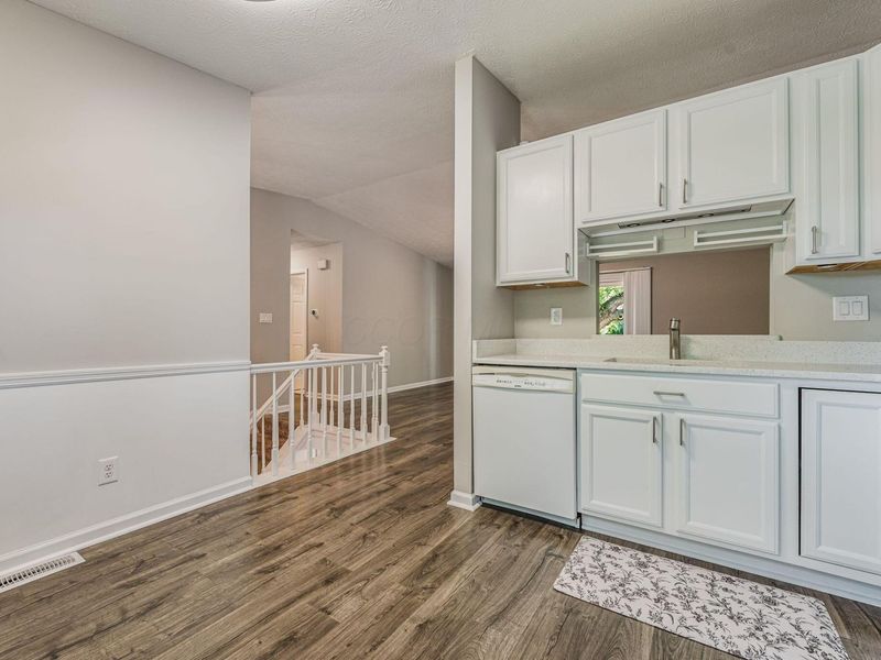 3752 Cypress Creek Drive, Columbus, OH 43228 Photo 10