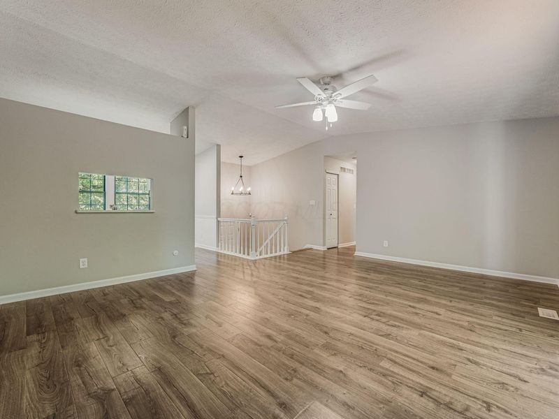 3752 Cypress Creek Drive, Columbus, OH 43228 Photo 6