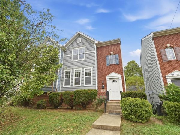 812 Wm H Taft Road, Cincinnati, OH 45206
