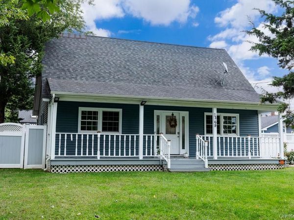 1369 N Clinton Avenue , Bay Shore, NY 11706