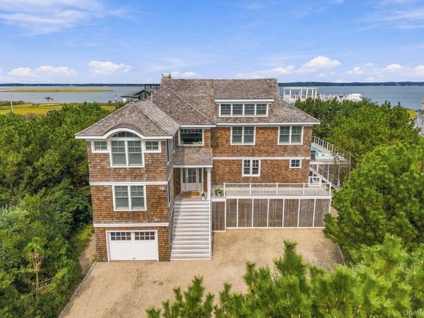 824 Dune Road , Westhampton Dunes, NY 11978