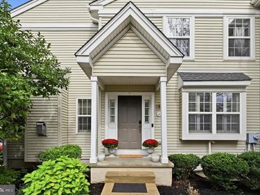 123 GRANITE LANE, Unit 8, CHESTER SPRINGS, PA 19425